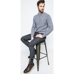 Medicine - Sweter Grand Hotel Budapest. Szare swetry męskie MEDICINE, z bawełny, z okrągłym kołnierzem, z krótkim rękawem. W wyprzedaży za 79.90 zł.