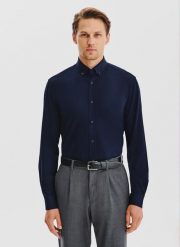 PAKO LORENTE – Granatowa koszula z bawełną. Koszule męskie Pako Lorente, m, bez wzorów, z bawełny, bez kołnierzyka, bez ramiączek. Za 199.99 zł.