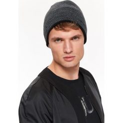 CZAPKA MĘSKA. Czapki męskie marki TOP SECRET. W wyprzedaży za 24.99 zł.