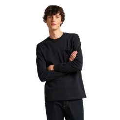 LEE LS POCKET TEE REGULAR FIT MĘSKI LONGSLEEVE KOSZULKA LOGO BLACK L64QSW01 112115878. Czarne koszulki męskie z długim rękawem Lee, l, bez wzorów, bez kołnierzyka, bez ramiączek. Za 99.99 zł.