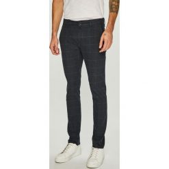 Guess Jeans - Spodnie Daniel. Spodnie na co dzień męskie marki Guess Jeans. W wyprzedaży za 329.90 zł.