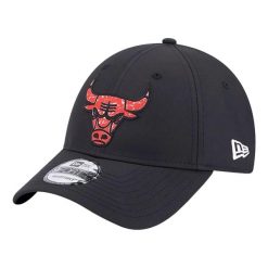 Męska Czapka Z Daszkiem 9Forty Chicago Bulls. Czarne czapki męskie New Era, bez wzorów, sportowe. Za 197.99 zł.