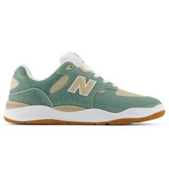 Buty męskie New Balance Numeric NM1010TC – zielone. Zielone buty sportowe na co dzień męskie New Balance, m, bez wzorów, z dresówki, klasyczne, bez ramiączek, bez kaptura, na fitness i siłownię. Za 349.99 zł.