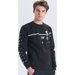 Bluza z kolekcji Whatever - Czarny. Bluzy nierozpinane męskie marki Cropp. W wyprzedaży za 49.99 zł.