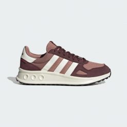 Buty Run 84. Białe buty do biegania męskie ADIDAS, bez wzorów, bez zapięcia. Za 323.90 zł.