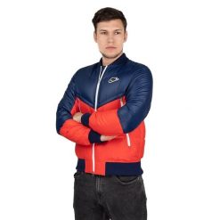 Kurtka Sportowa Męska Nike. Czerwone kurtki treningowe męskie Nike, m, bez wzorów, bez kaptura, na fitness i siłownię. Za 363.40 zł.