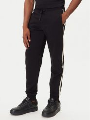 EA7 Emporio Armani Spodnie dresowe 7M000974 AF10377 UC001 Czarny Regular Fit. Czarne spodnie dresowe męskie EA7 Emporio Armani, bez wzorów, z bawełny. Za 429.99 zł.