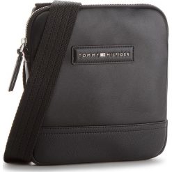Saszetka TOMMY HILFIGER - Corporate Mix Mini C AM0AM03416 002. Saszetki męskie Tommy Hilfiger. W wyprzedaży za 239.00 zł.