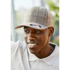 Czapka Flexfit glen. Brązowe czapki męskie FLEXFIT, bez wzorów. Za 137.50 zł.