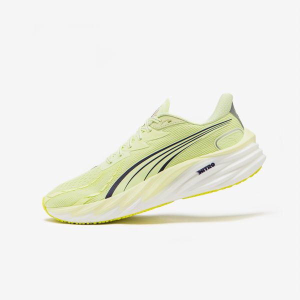 Buty do biegania męskie Puma Velocity Nitro 4. Żółte buty do biegania męskie Puma, bez wzorów, bez zapięcia, do biegania. Za 549.99 zł.