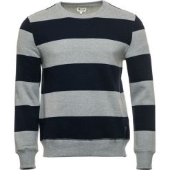 Mustang bluza męska, M, szara. Szare bluzy nierozpinane męskie Mustang, m, bez wzorów, bez ramiączek, bez kaptura. W wyprzedaży za 189.00 zł.