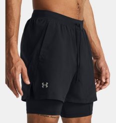 UNDER ARMOUR UA LAUNCH 5 2-IN-1 SHORT Spodenki treningowe męskie. Szare szorty sportowe męskie Under Armour, bez wzorów, z materiału, sportowe. Za 219.00 zł.