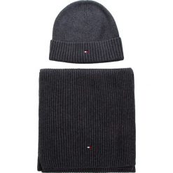 Zestaw Szalik i Czapka TOMMY HILFIGER - Pima Cotton Scarf AM0AM04144 051. Czapki męskie marki Giacomo Conti. W wyprzedaży za 249.00 zł.