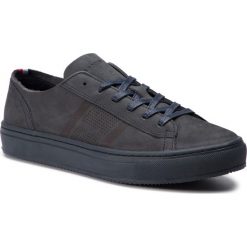 Sneakersy TOMMY HILFIGER - Corporate Perf Nubuck Sneaker FM0FM02033 Midnight 403. Buty sportowe na co dzień męskie marki Tommy Hilfiger. Za 649.00 zł.