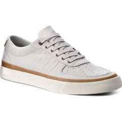 Sneakersy TOMMY HILFIGER - Unlined Low Cut Nubuck Sneaker FM0FM01633 Diamond Grey 001. Buty sportowe na co dzień męskie marki Tommy Hilfiger. W wyprzedaży za 279.00 zł.