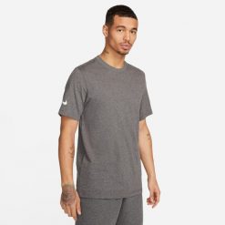 Koszulka sportowa męska Nike Park 20. Szare t-shirty sportowe męskie Nike, l, bez wzorów, sportowe, bez ramiączek. Za 89.99 zł.