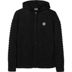 Sweter rozpinany z kapturem z bawełny z recyclingu Regular Fit bonprix czarny. Kardigany męskie marki bonprix. Za 89.99 zł.