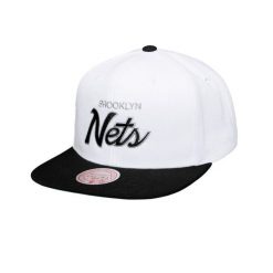 Czapka typu snapback Mitchell & Ness Heritage Script Brooklyn Nets. Białe czapki męskie Mitchell & Ness, bez wzorów, eleganckie. Za 198.50 zł.