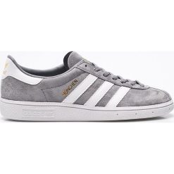 Adidas Originals - Buty. Szare buty sportowe na co dzień męskie Adidas Originals, z materiału, sportowe. W wyprzedaży za 299.90 zł.