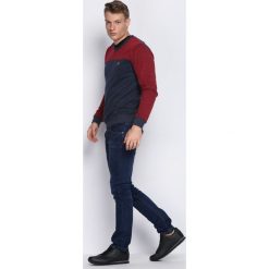Granatowa Bluza Sedateness. Niebieskie bluzy nierozpinane męskie Born2be. Za 49.99 zł.