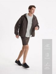 Kurtka wiatrówka - brązowy. Brązowe kurtki męskie Reserved, l, bez wzorów, z tkaniny, bez ramiączek, bez kaptura. Za 239.99 zł.