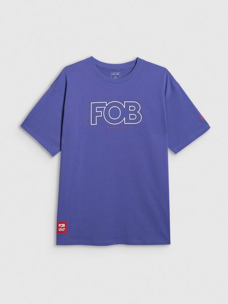 4F T-shirt loose z nadrukiem męski - fioletowy M. Fioletowe t-shirty męskie 4f, m, bez wzorów, z materiału, bez kołnierzyka, bez ramiączek. Za 79.99 zł.