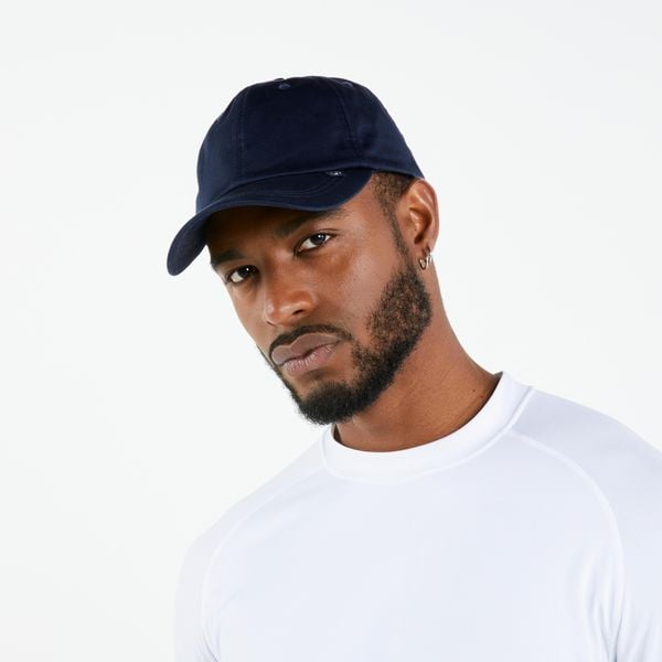 Czapka z daszkiem żeglarska Decathlon Sailing 100. Brązowe czapki męskie Decathlon, bez wzorów, z bawełny, sportowe. Za 49.99 zł.