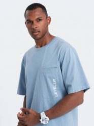 T-shirt męski bawełniany OVERSIZE - niebieski V4. Niebieskie t-shirty męskie Ombre Clothing, m, bez wzorów, z bawełny, bez kołnierzyka, bez ramiączek. W wyprzedaży za 19.99 zł.
