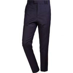 Filippa K NOAH COOL SLACKS Spodnie garniturowe blue. Spodnie na co dzień męskie marki Filippa K. W wyprzedaży za 443.40 zł.