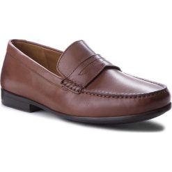 Mokasyny CLARKS - Claude Lane 261238637 Brown Leather. Brązowe mokasyny męskie Clarks, z materiału. W wyprzedaży za 199.00 zł.