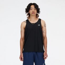 Koszulka męska New Balance MT41220BK – czarna. Czarne t-shirty sportowe męskie New Balance, m, bez wzorów, z materiału, sportowe, bez ramiączek. Za 119.99 zł.