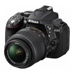 Nikon D5300 + obiektyw AF-P DX 18-55VR+ SD16GB + bag. Aparaty lustrzanki marki Canon. Za 2,599.00 zł.