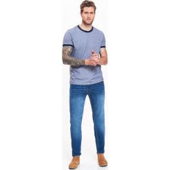 T-SHIRT MĘSKI ZE STRUKTURALNEJ DZIANINY O DOPASOWANYM KROJU. T-shirty męskie TOP SECRET. W wyprzedaży za 29.99 zł.