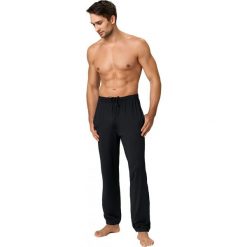 Gwinner Spodnie męskie Training Pants CLIMAline czarne r. M. Długie spodnie sportowe męskie marki bonprix. Za 102.71 zł.