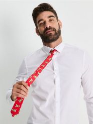 Krawat Grinch - czerwony. Czerwone krawaty i muchy męskie Sinsay, bez wzorów. Za 19.99 zł.