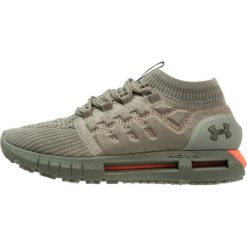 Under Armour HOVR PHANTOM LOW Obuwie do biegania treningowe olive. Buty do biegania męskie marki New Balance. Za 589.00 zł.