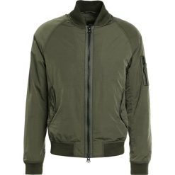 BOSS CASUAL ONITO Kurtka Bomber dark green. Kurtki męskie marki BOSS CASUAL. W wyprzedaży za 587.60 zł.