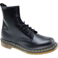 Dr. Martens 1460 10072004. Czarne buty trekkingowe męskie Dr. Martens, z materiału. W wyprzedaży za 549.99 zł.