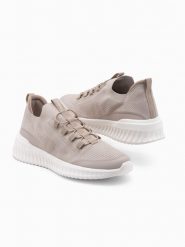 Wsuwane męskie buty sneakersy wykonane z lekkich materiałów - beżowe V3 - Rozmiar: 42. Brązowe buty sportowe na co dzień męskie Ombre Clothing, l, bez wzorów, z dzianiny, bez ramiączek, bez kaptura, trekkingowe. W wyprzedaży za 99.99 zł.