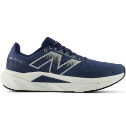 Buty męskie New Balance FuelCell Propel v5 MFCPRLN5 – granatowe. Niebieskie buty do biegania męskie New Balance, bez wzorów, z gumy, bez zapięcia, do biegania. Za 299.99 zł.