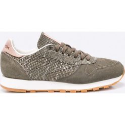 Reebok Classic - Buty BS6237. Szare buty sportowe na co dzień męskie Reebok Classic, z materiału, sportowe. W wyprzedaży za 219.90 zł.