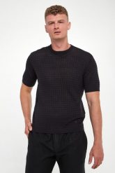 T-shirt męski z wełną EMPORIO ARMANI. T-shirty męskie Emporio Armani, m, bez wzorów, z wełny, bez kołnierzyka, bez ramiączek. Za 769.00 zł.