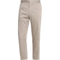 Calvin Klein PAVEL Spodnie garniturowe grey. Eleganckie spodnie męskie Calvin Klein. Za 549.00 zł.