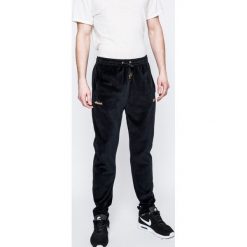 Ellesse - Spodnie. Spodnie na co dzień męskie marki Ellesse. W wyprzedaży za 129.90 zł.