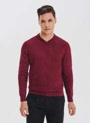 PAKO LORENTE - Bordowy sweter męski v-neck. Czerwone swetry męskie Pako Lorente, bez wzorów, z bawełny, bez kołnierzyka, bez ramiączek. Za 199.99 zł.