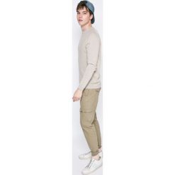 Kensington - Sweter. Szare swetry męskie Kensington, z bawełny, z okrągłym kołnierzem, z krótkim rękawem. W wyprzedaży za 39.90 zł.