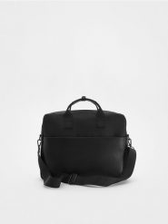 Torba aktówka na ramię - czarny. Czarne torby męskie na ramię Reserved, bez wzorów, ze skóry, na ramię, małe. W wyprzedaży za 119.99 zł.
