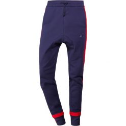 Vivienne Westwood CLASSIC FELPA PANT Spodnie treningowe navy. Długie spodnie sportowe męskie Vivienne Westwood. W wyprzedaży za 832.30 zł.