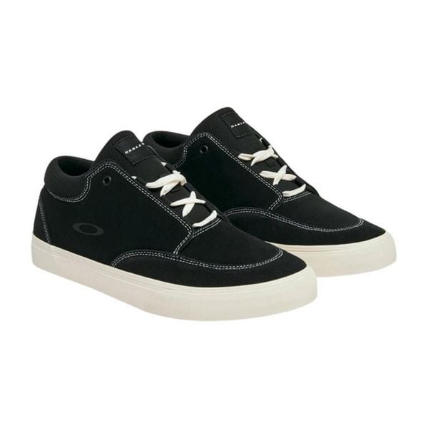 Oakley Buty Banks Low Fof100540-022. Czarne buty sportowe na co dzień męskie Oakley, m, bez wzorów, bez ramiączek, bez kaptura. Za 284.99 zł.