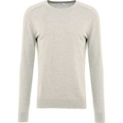 Filippa K Sweter light crocodile melange. Swetry męskie marki Filippa K. Za 529.00 zł.